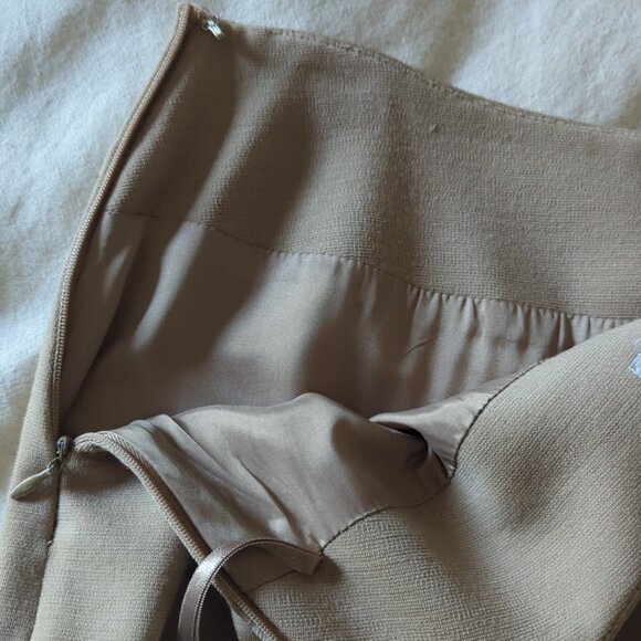 Valerie Stevens Pencil Skirt Size 4 Tan Pure Wool - Picture 8 of 8